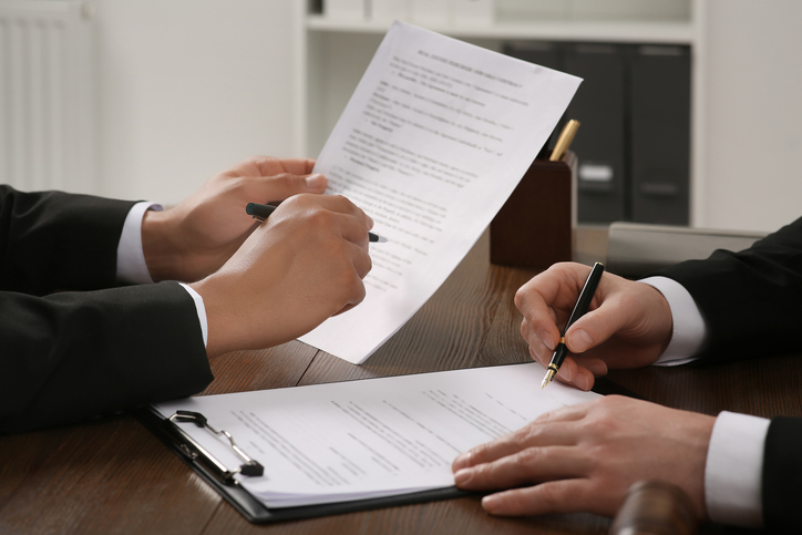 Pantebrev-letter-law-document-signing